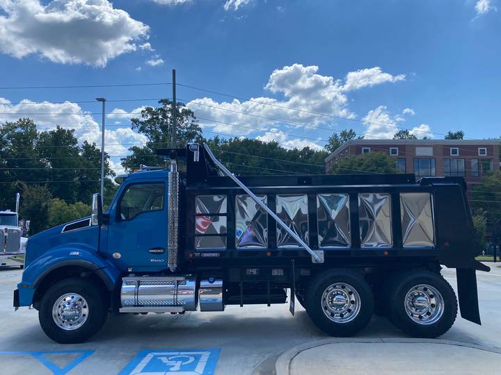 2027 Kenworth T880 Tandem Dump Truck, exterior photo 6