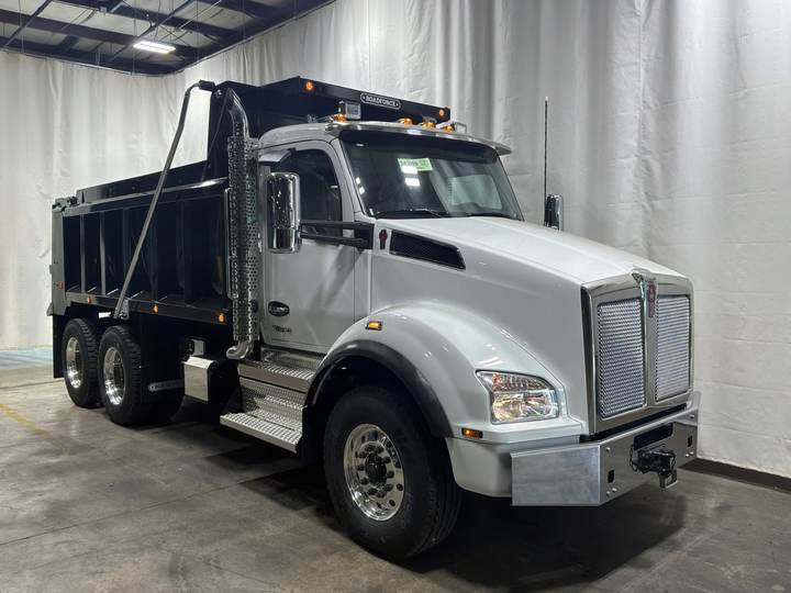2027 Kenworth T880 Tandem Dump Truck, exterior photo 1