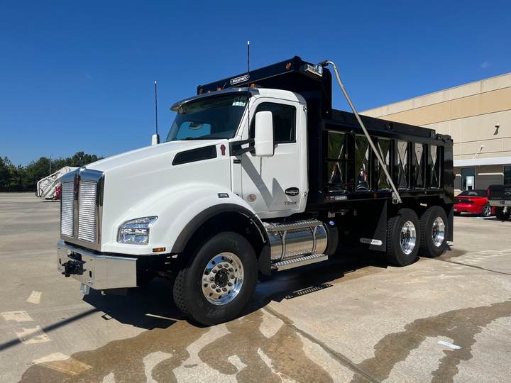 2027 Kenworth T880 Tandem Dump Truck, exterior photo 1