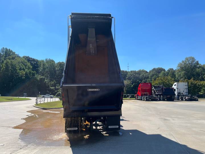 2027 Kenworth T880 Tandem Dump Truck, exterior photo 2