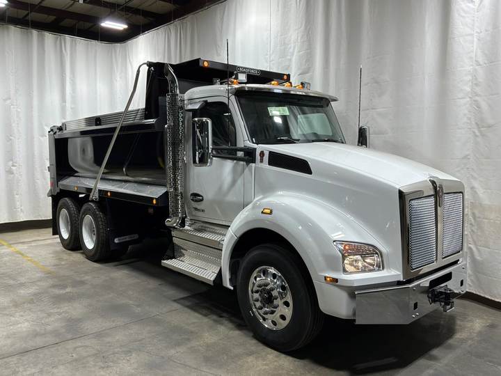2027 Kenworth T880 Tandem Dump Truck, exterior photo 1