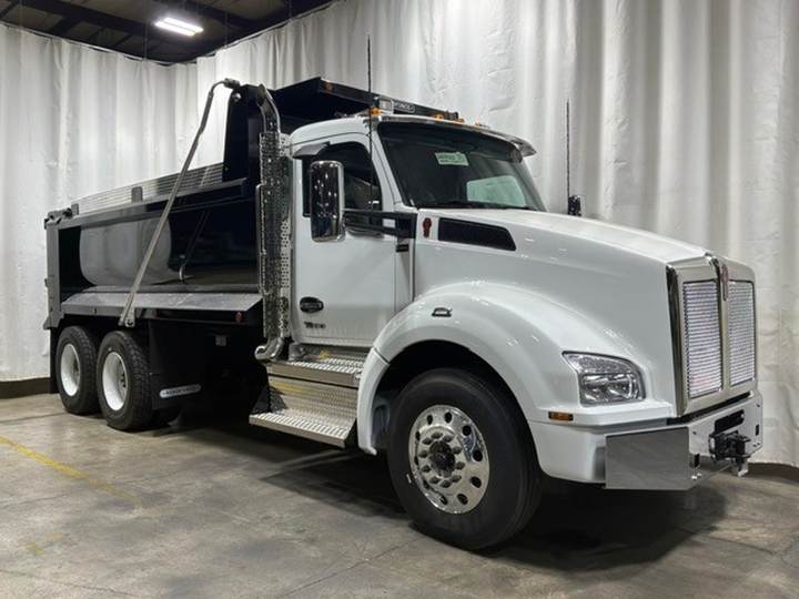 2027 Kenworth T880 Tandem Dump Truck, exterior photo 1