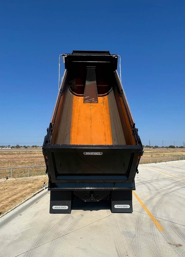 2027 Kenworth T880 Tandem Dump Truck, exterior photo 6