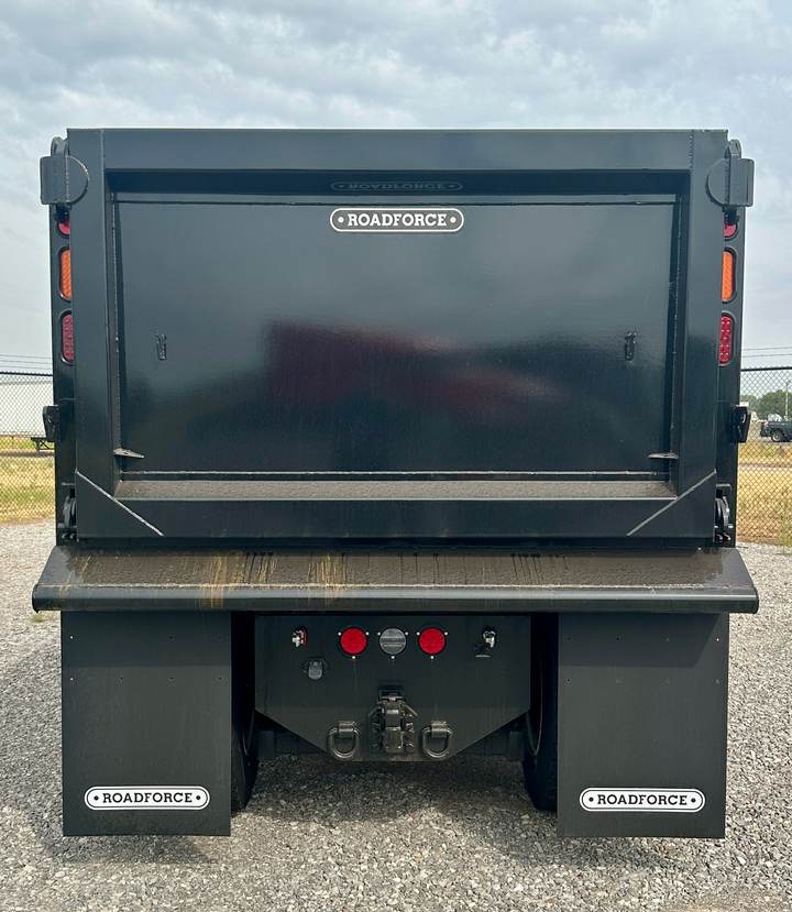 2027 Kenworth T880 Tandem Dump Truck, exterior photo 3