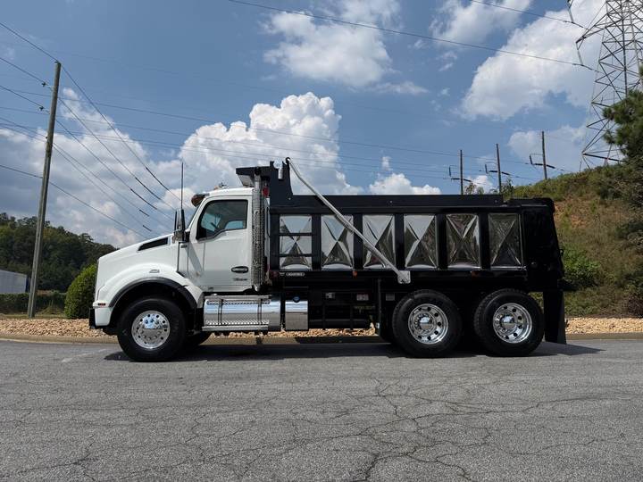 2027 Kenworth T880 Tandem Dump Truck, exterior photo 2