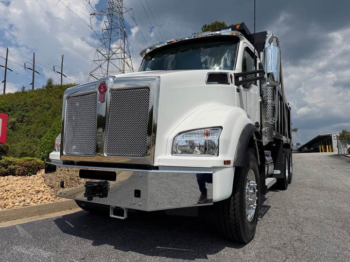 2027 Kenworth T880 Tandem Dump Truck, exterior photo 4
