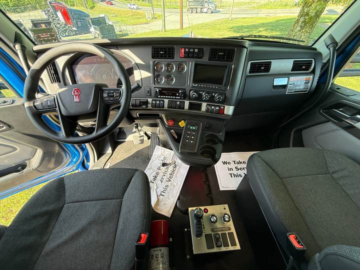 2027 Kenworth T880 Tri-Axle Dump Truck, interior photo 4