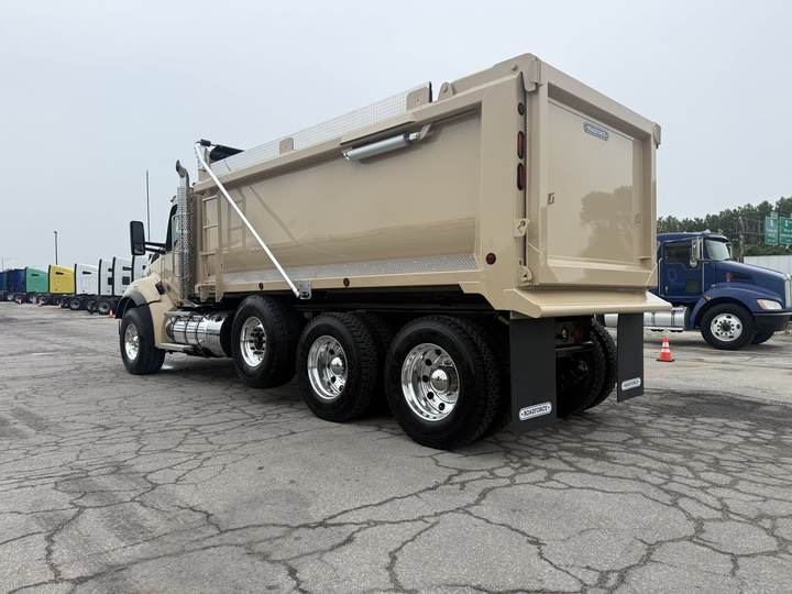 2027 Kenworth T880 Tri-Axle Dump Truck, exterior photo 6