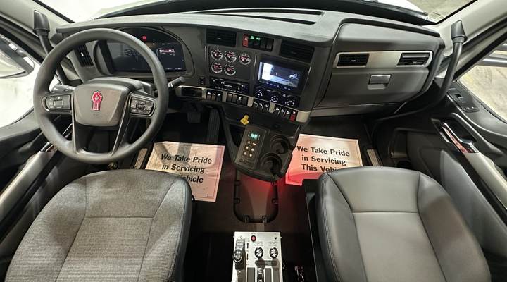 2027 Kenworth T880 Tri-Axle Dump Truck, interior photo 4