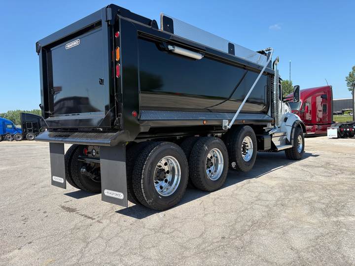 2027 Kenworth T880 Tri-Axle Dump Truck, exterior photo 4