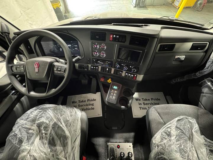 2027 Kenworth T880 Tri-Axle Dump Truck, interior photo 2