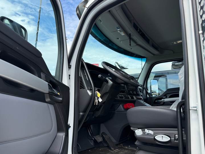 2027 Kenworth T880 Tri-Axle Dump Truck, interior photo 7