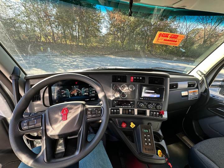 2027 Kenworth T880 Tri-Axle Dump Truck, interior photo 4