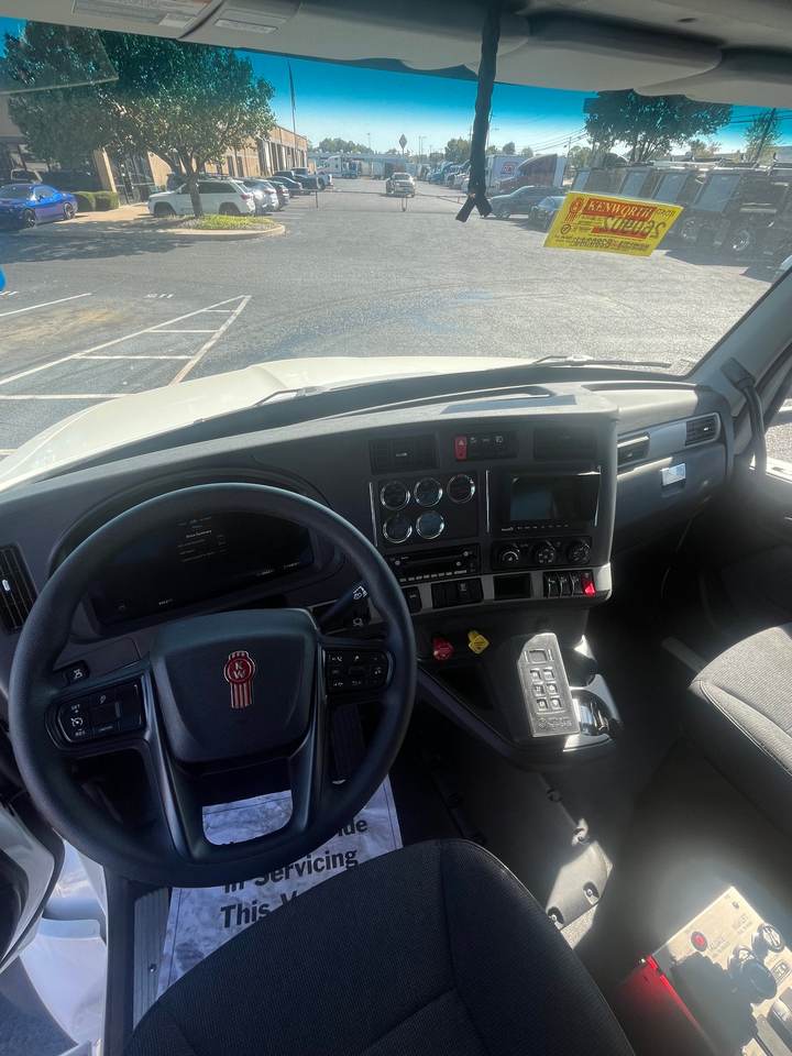 2027 Kenworth T880 Tri-Axle Dump Truck, interior photo 7
