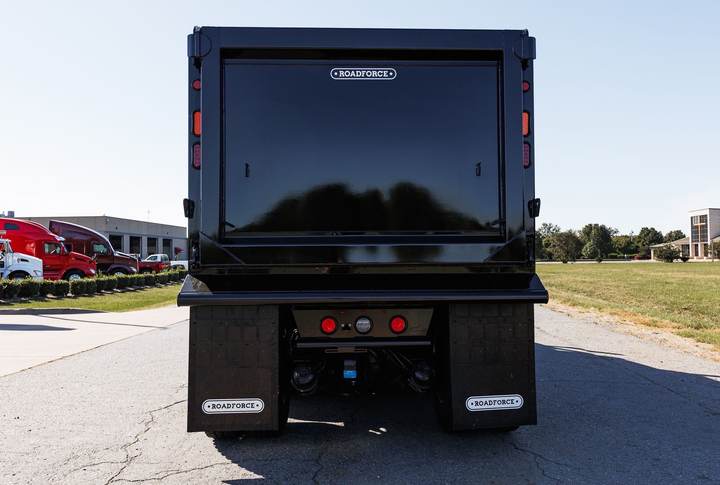 2027 Kenworth T880 Tri-Axle Dump Truck, exterior photo 5