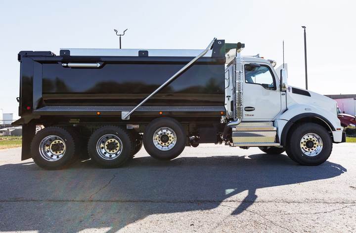 2027 Kenworth T880 Tri-Axle Dump Truck, exterior photo 6