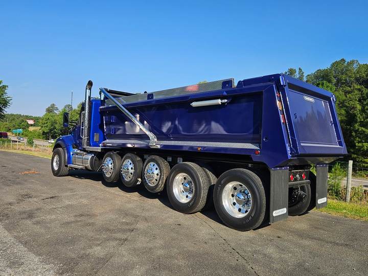 2027 Kenworth T880S 5-Axle Dump Truck, exterior photo 3