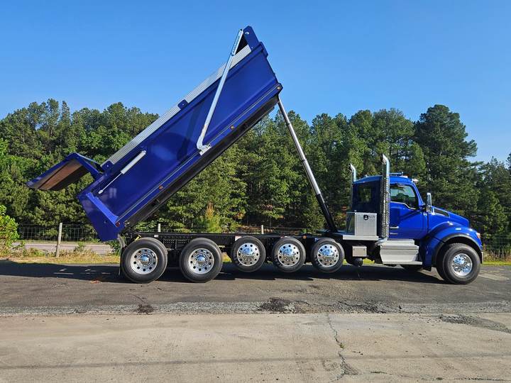 2027 Kenworth T880S 5-Axle Dump Truck, exterior photo 5
