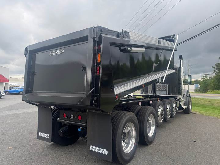 2027 Kenworth T880S 5-Axle Dump Truck, exterior photo 4