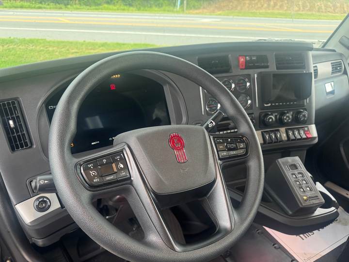 2027 Kenworth T880S 5-Axle Dump Truck, interior photo 5