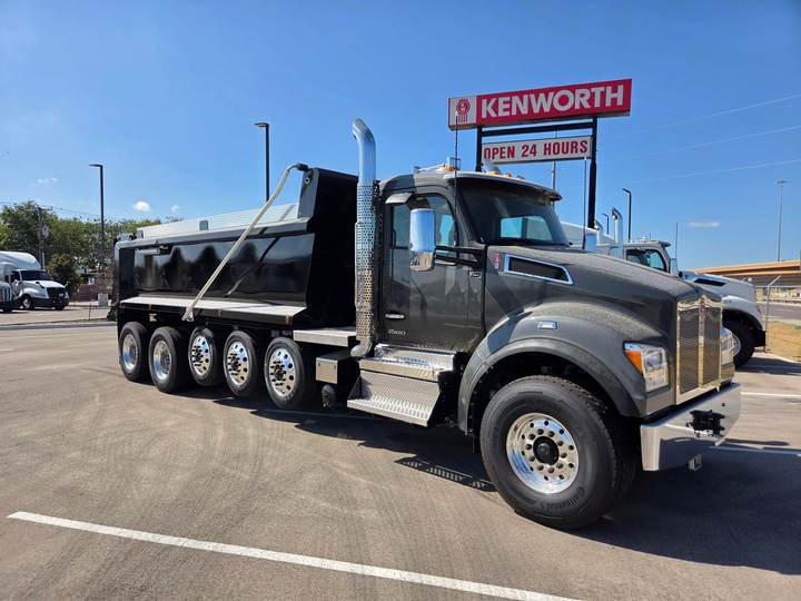 2027 Kenworth T880S 5-Axle Dump Truck, exterior photo 1