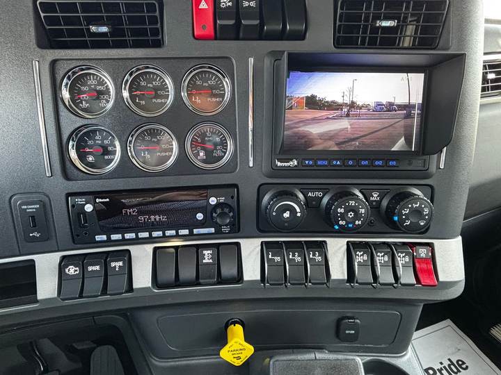 2027 Kenworth T880S 5-Axle Dump Truck, interior photo 5