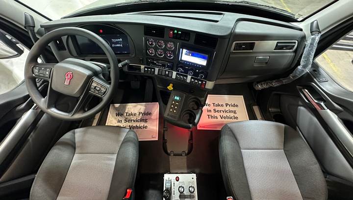 2027 Kenworth T880S 5-Axle Dump Truck, interior photo 3