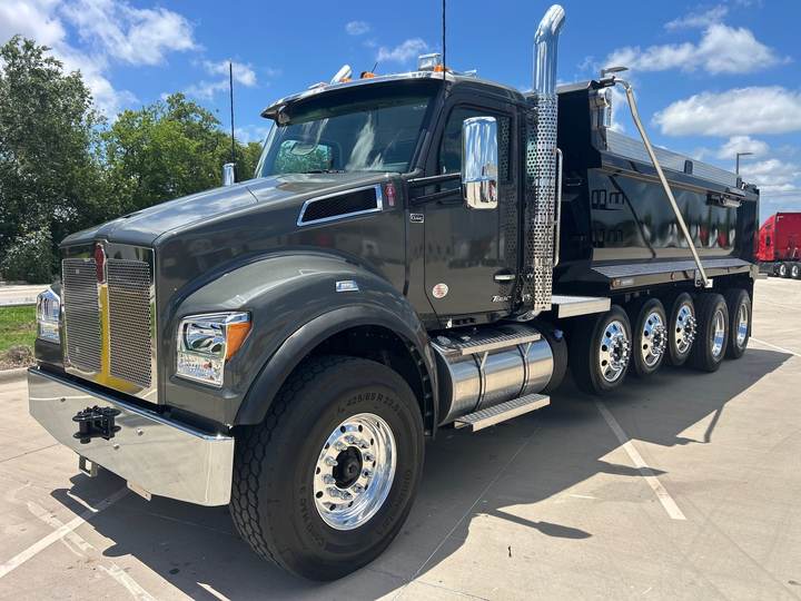 2027 Kenworth T880S 5-Axle Dump Truck, exterior photo 2