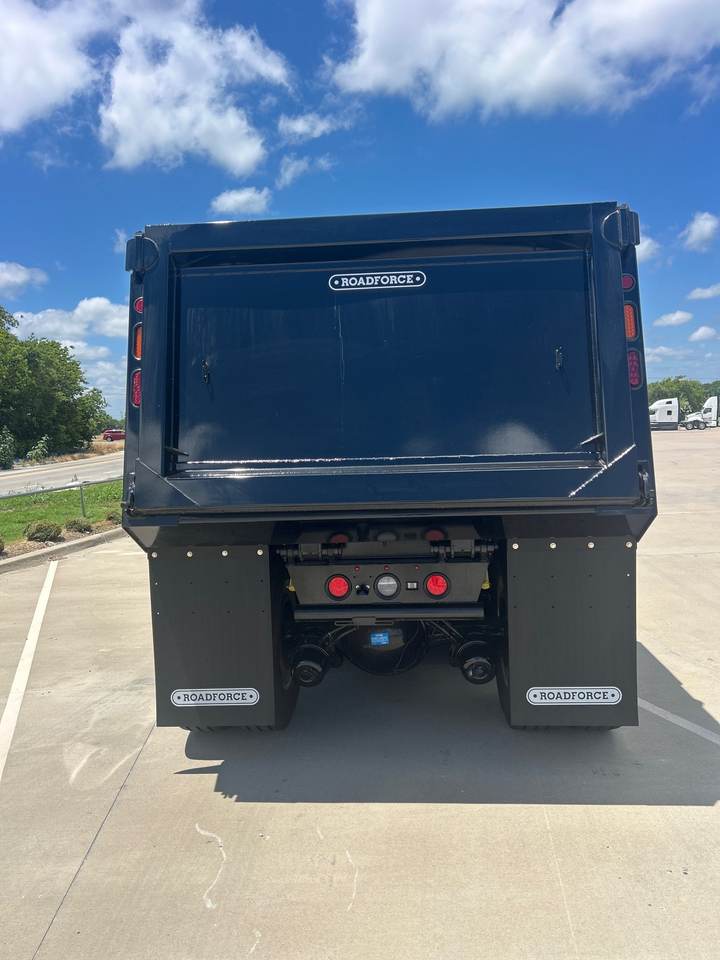 2027 Kenworth T880S 5-Axle Dump Truck, exterior photo 3