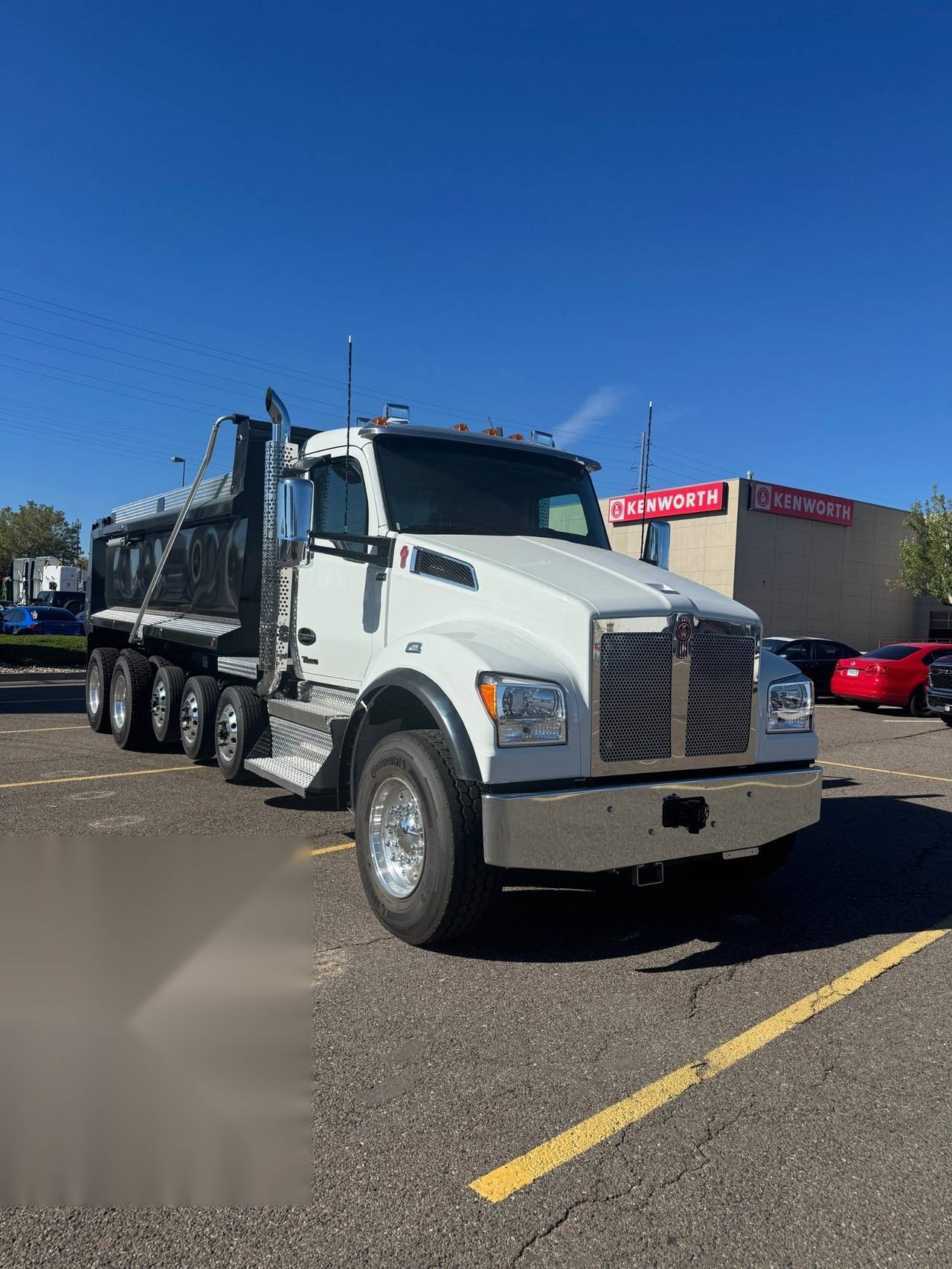 2027 Kenworth T880S 5-Axle Dump Truck, exterior photo 1