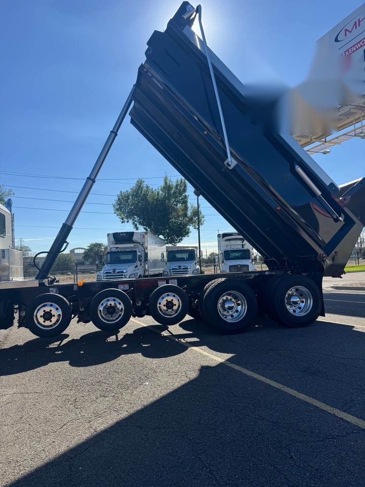 2027 Kenworth T880S 5-Axle Dump Truck, exterior photo 4