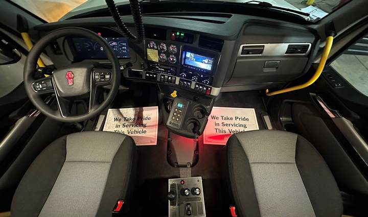 2027 Kenworth T880S 5-Axle Dump Truck, interior photo 2