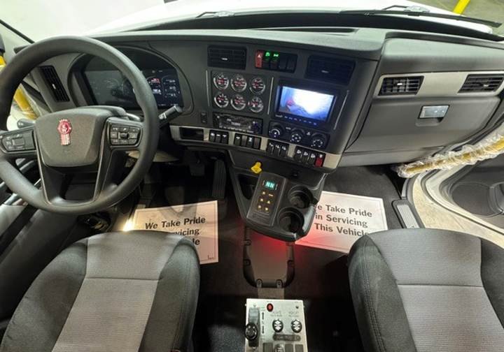 2027 Kenworth T880S 5-Axle Dump Truck, interior photo 2