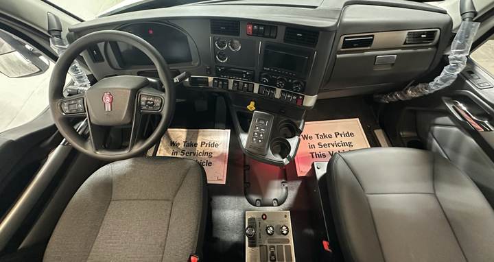 2027 Kenworth T880S 5-Axle Dump Truck, interior photo 4