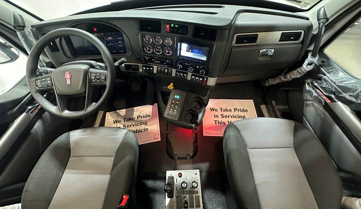 2027 Kenworth T880S 5-Axle Dump Truck, interior photo 3