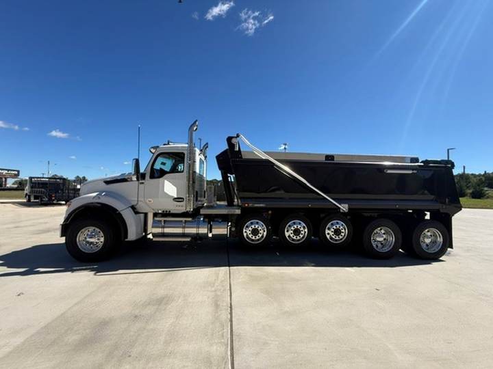 2027 Kenworth T880S 5-Axle Dump Truck, exterior photo 2