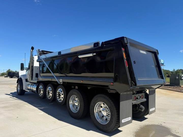 2027 Kenworth T880S 5-Axle Dump Truck, exterior photo 3