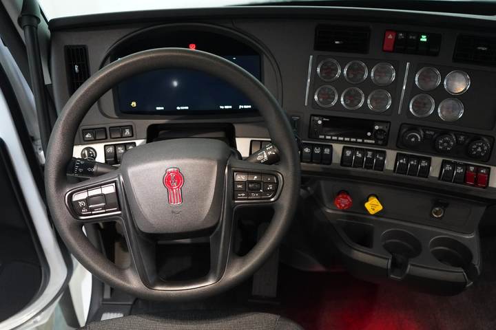 2027 Kenworth T880S 52" Flat Top Sleeper, interior photo 4