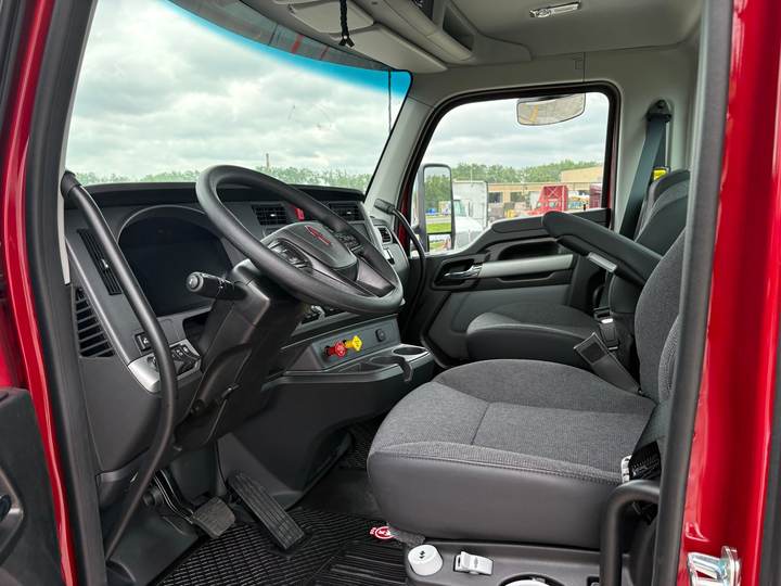 2027 Kenworth T880S Day Cab, interior photo 8