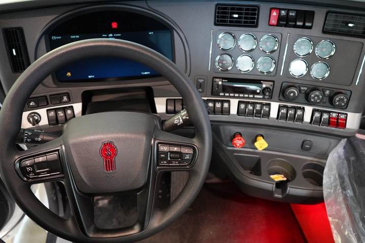 2027 Kenworth T880S Day Cab, interior photo 3