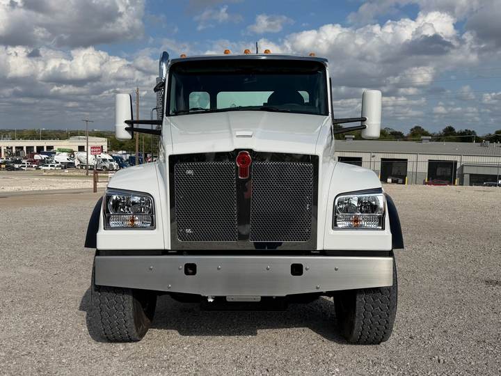 2027 Kenworth T880S Mixer Truck, exterior photo 6