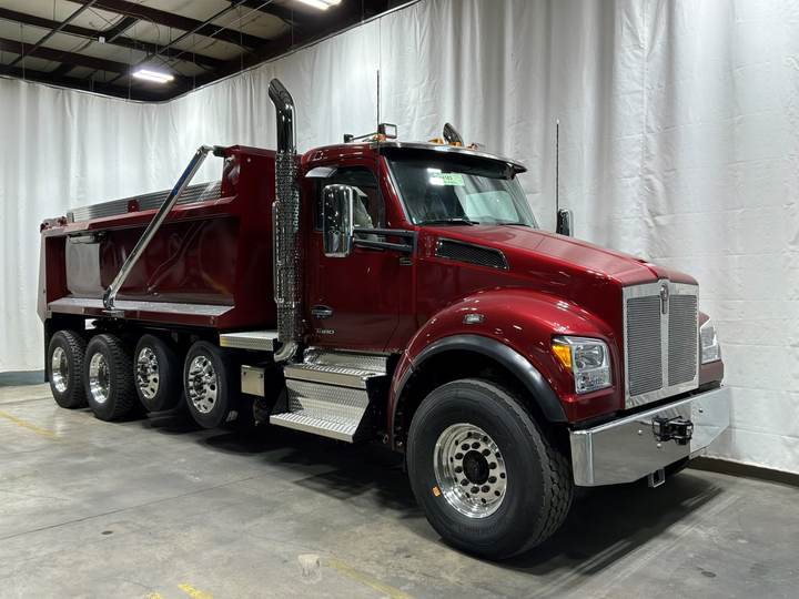 2027 Kenworth T880S Quad Axle Dump Truck, exterior photo 1