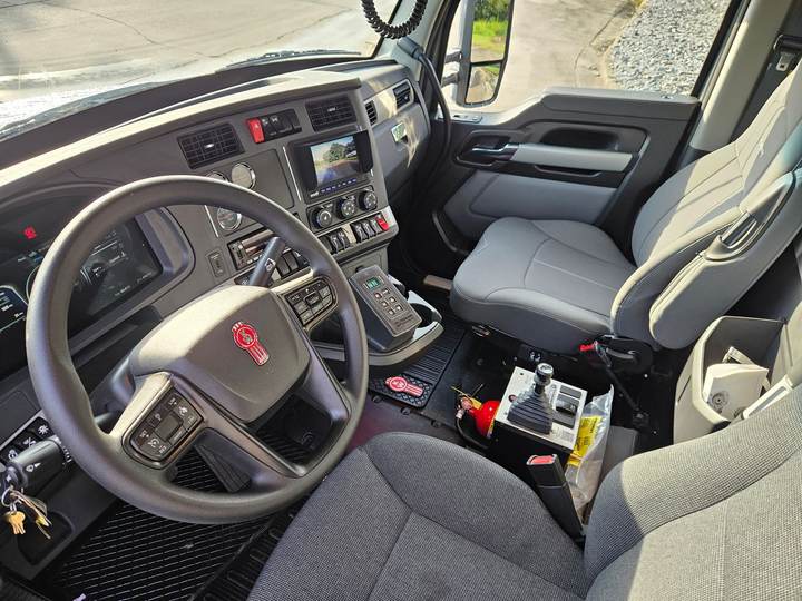 2027 Kenworth T880S Quad Axle Dump Truck, interior photo 5
