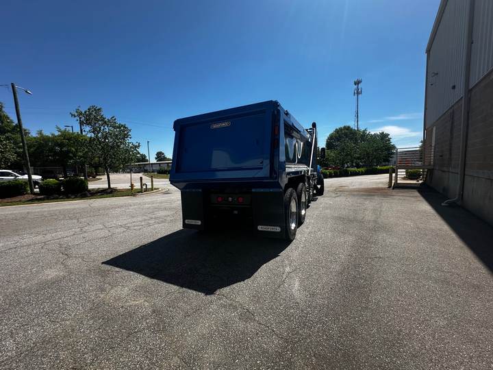 2027 Kenworth T880S Quad Axle Dump Truck, exterior photo 3