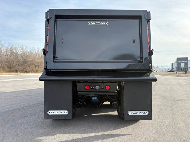 2027 Kenworth T880S Quad Axle Dump Truck, exterior photo 3