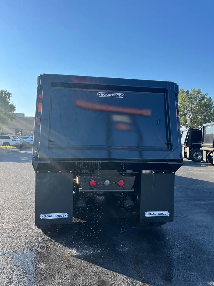 2027 Kenworth T880S Quad Axle Dump Truck, exterior photo 2