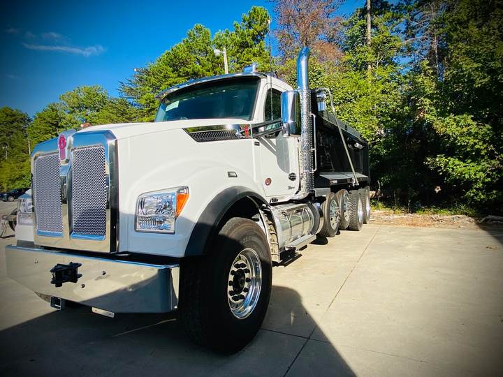 2027 Kenworth T880S Quad Axle Dump Truck, interior photo 2