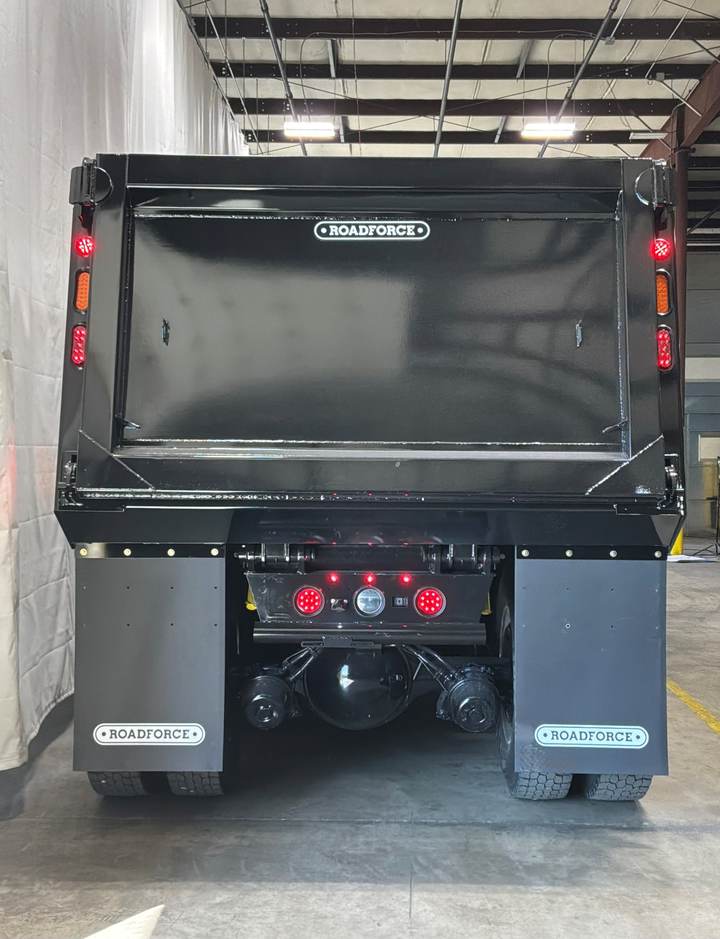 2027 Kenworth T880S Quad Axle Dump Truck, exterior photo 2