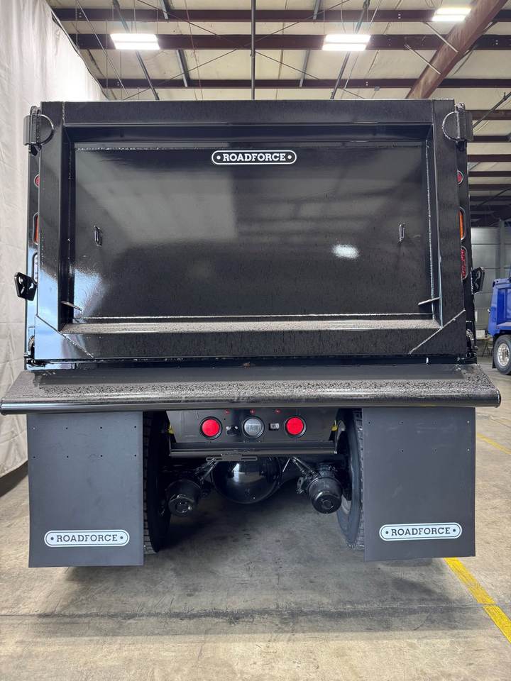 2027 Kenworth T880S Quad Axle Dump Truck, exterior photo 2