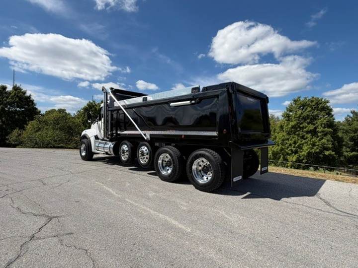 2027 Kenworth T880S Quad Axle Dump Truck, exterior photo 5